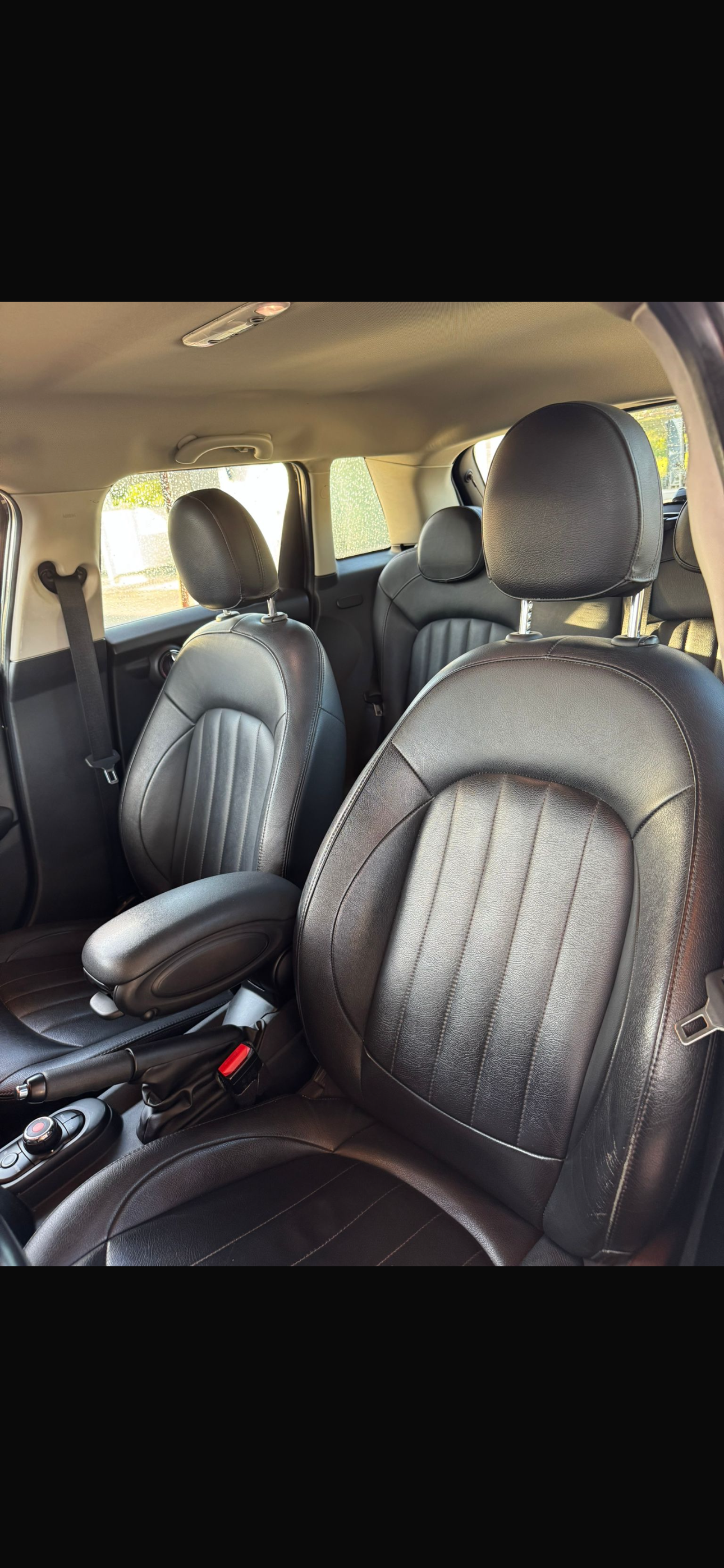 MINI Cooper D Business XL
Versione F55
