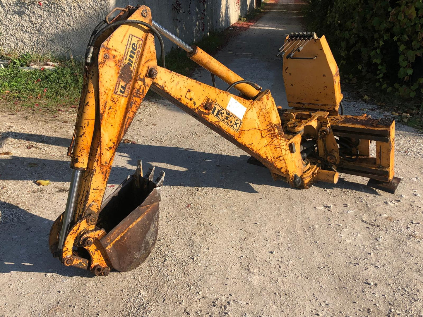 Escavatore per trattori e minipala da 25 / 30 qli.