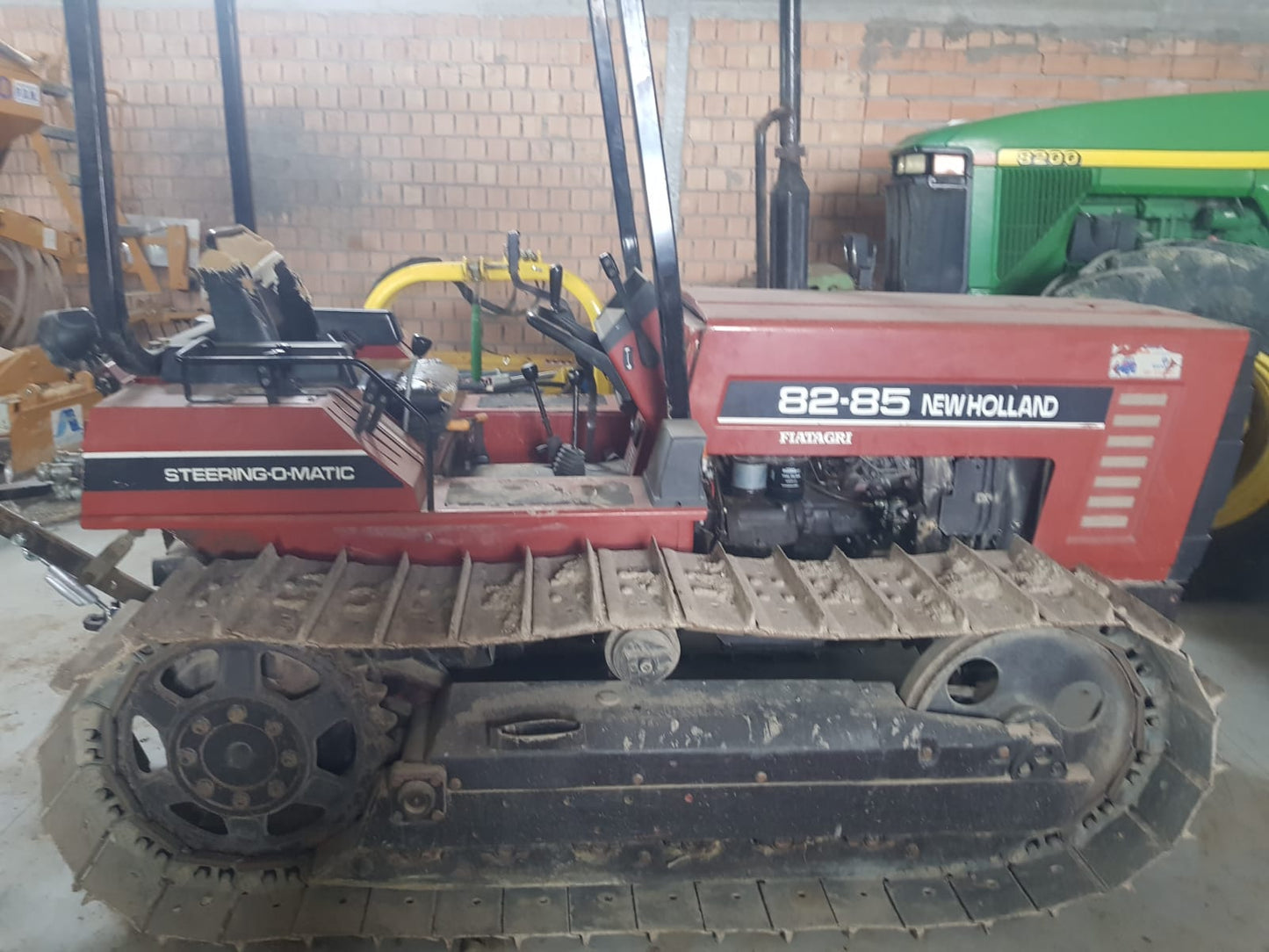 VENDUTO New holland 82-85