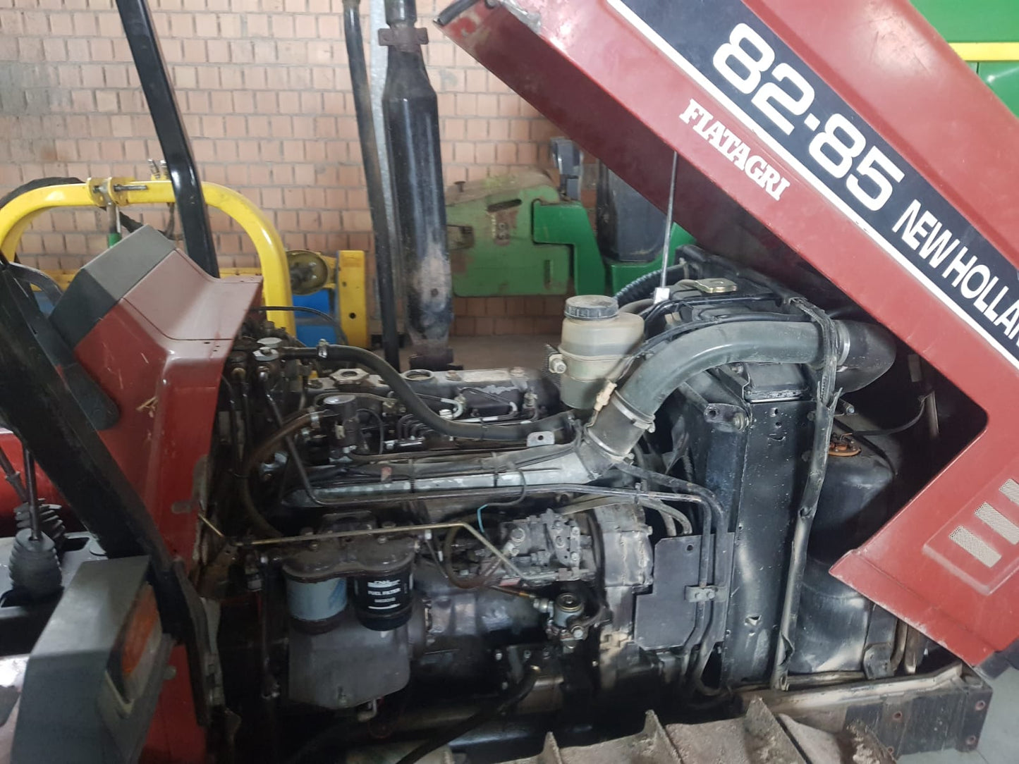 VENDUTO New holland 82-85