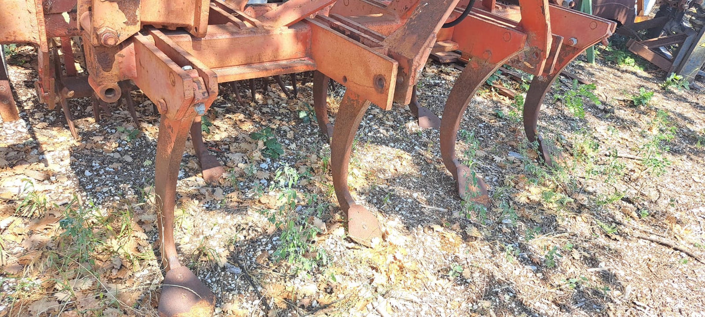 Estirpatore coltivatore 9 ancore