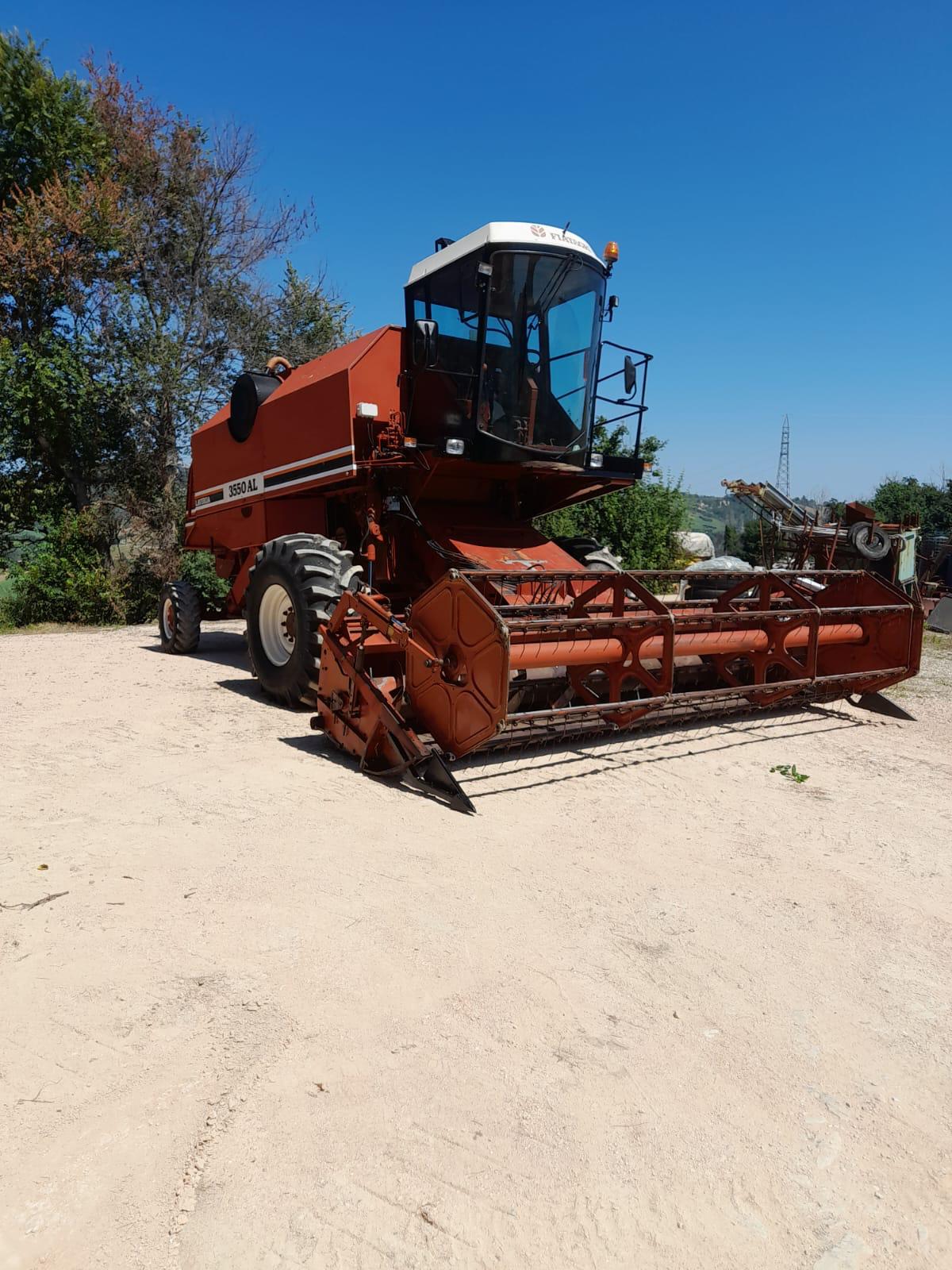 Trebbia Mietitrebbia FiatAgri Laverda 3550 AL
