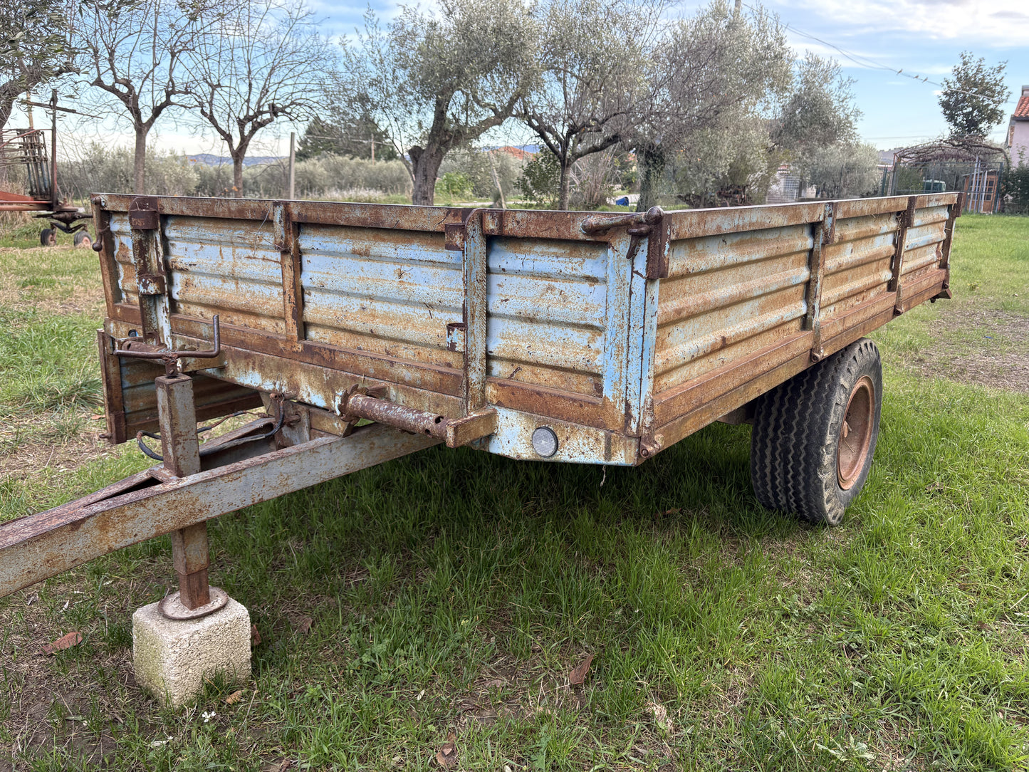 Rimorchio agricolo 3×2 non omologato