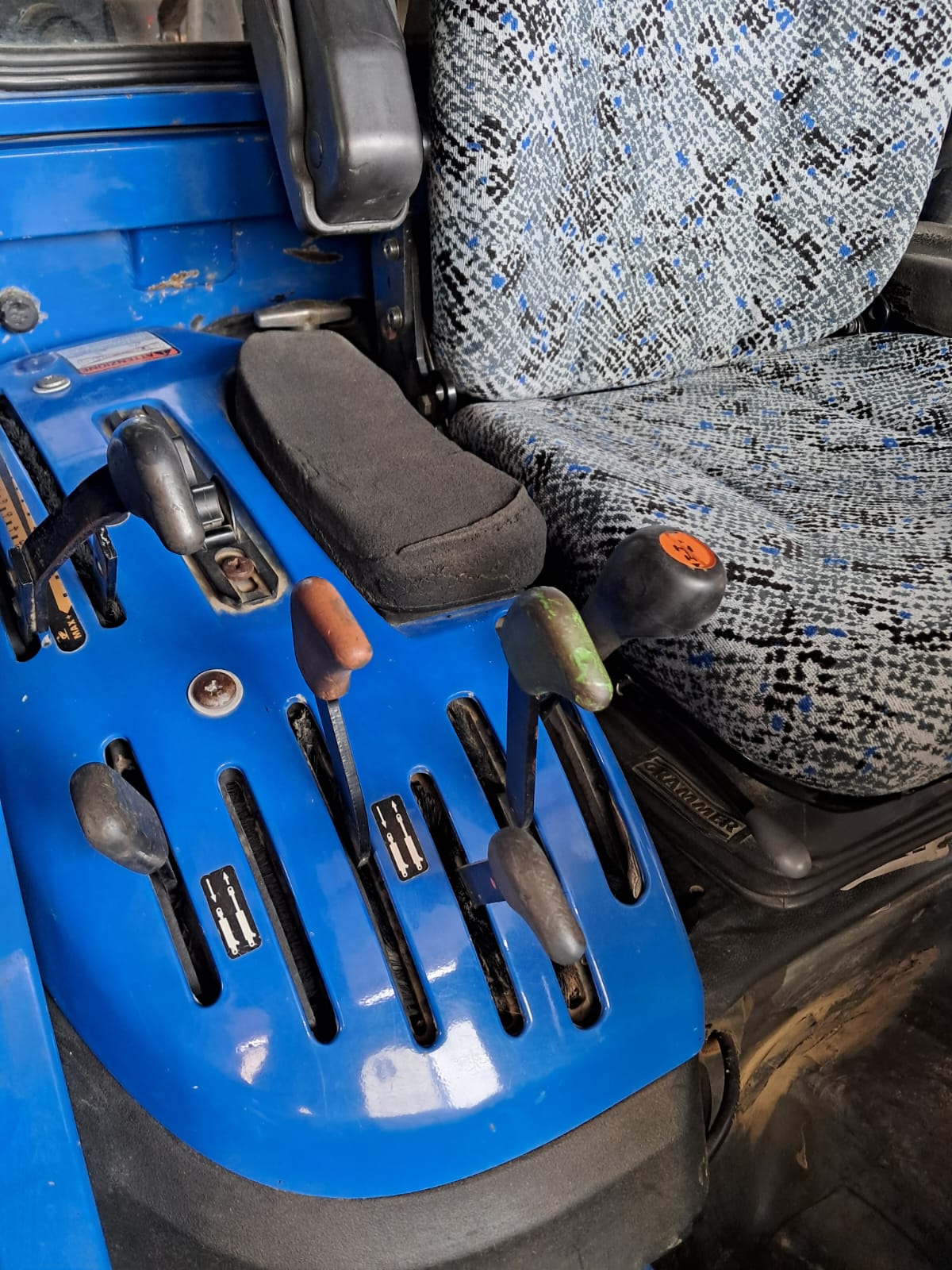 VENDUTO New holland TK 100