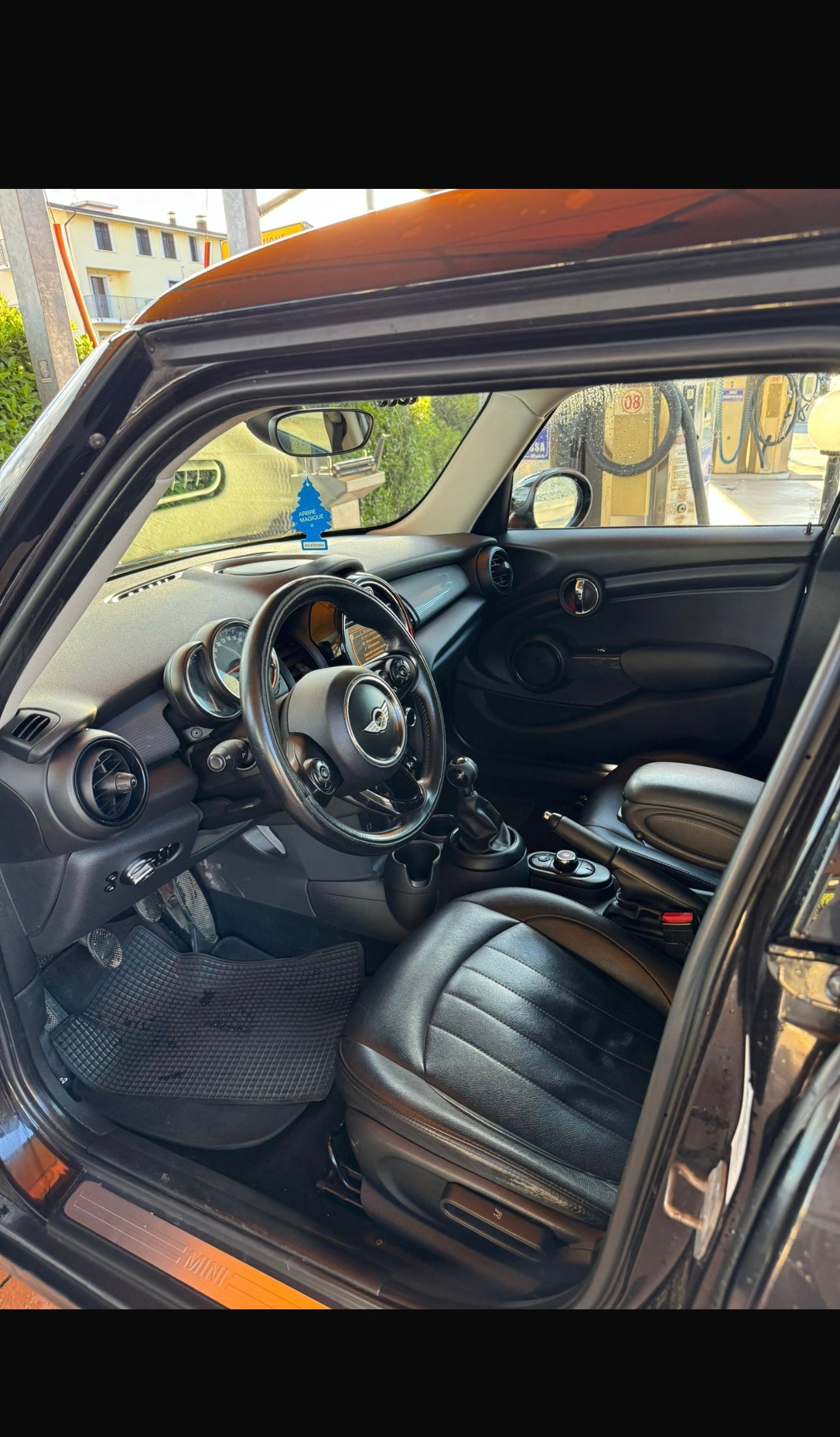 MINI Cooper D Business XL 
Versione F55