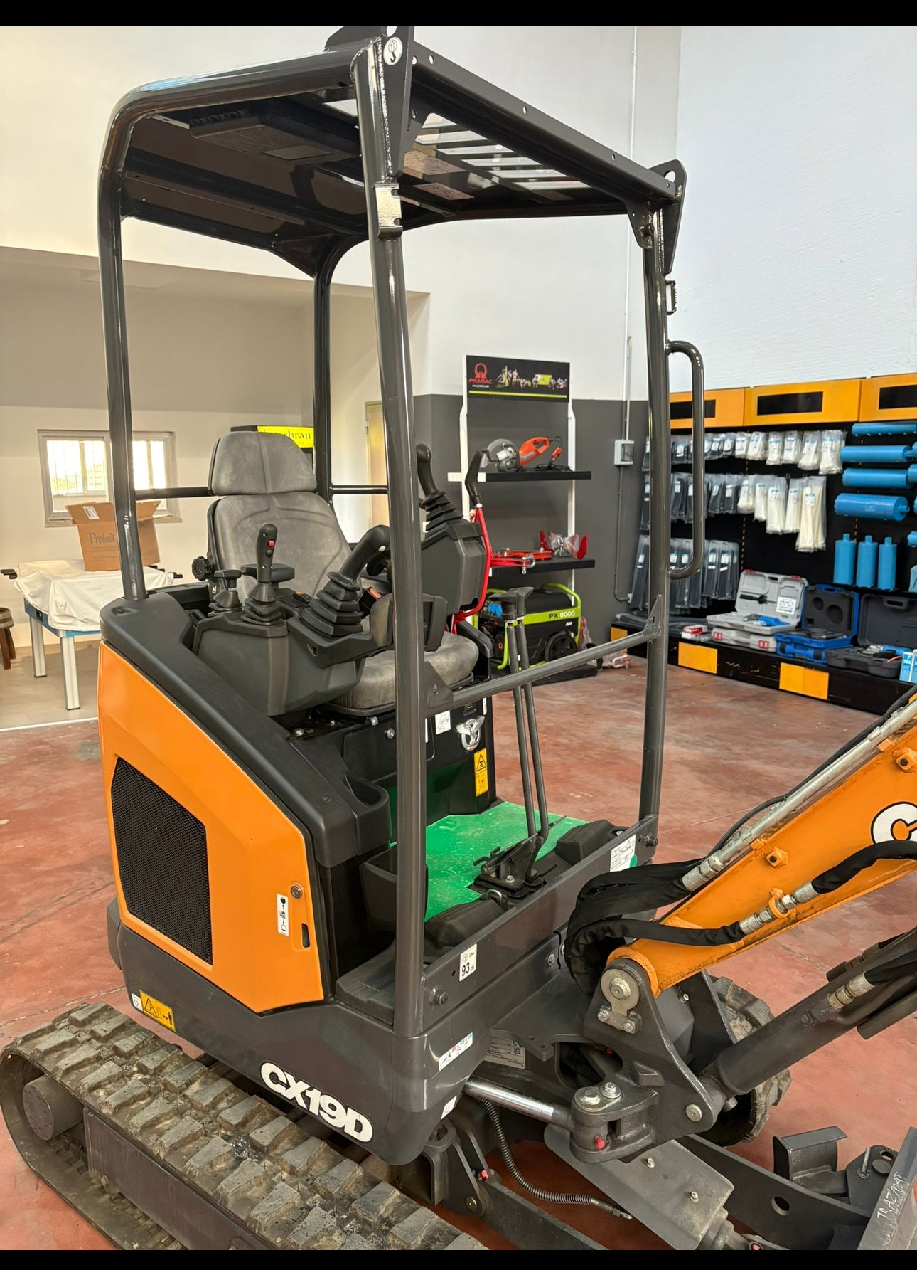 CASE CX19D (braccio monolitico), carro variabile