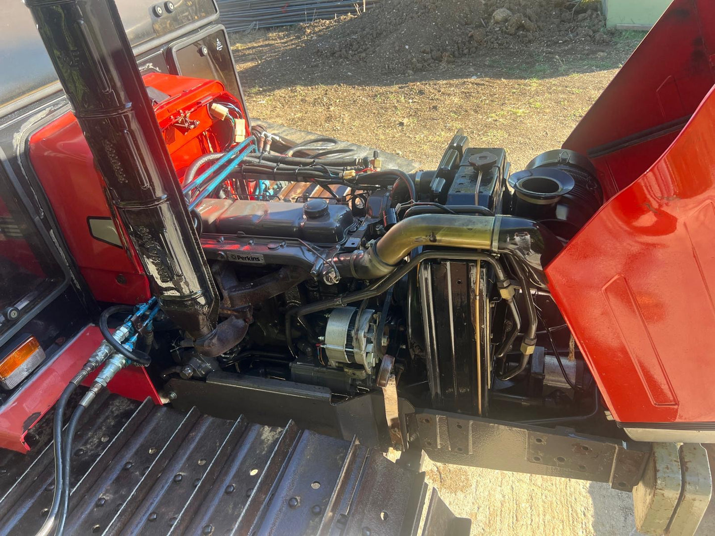 Massey Ferguson 396C (equivalente Landini Trekker 85 )