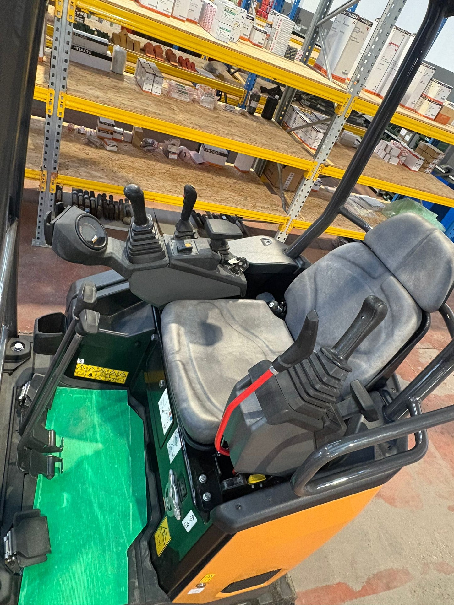 CASE CX17D (braccio monolitico), carro variabile