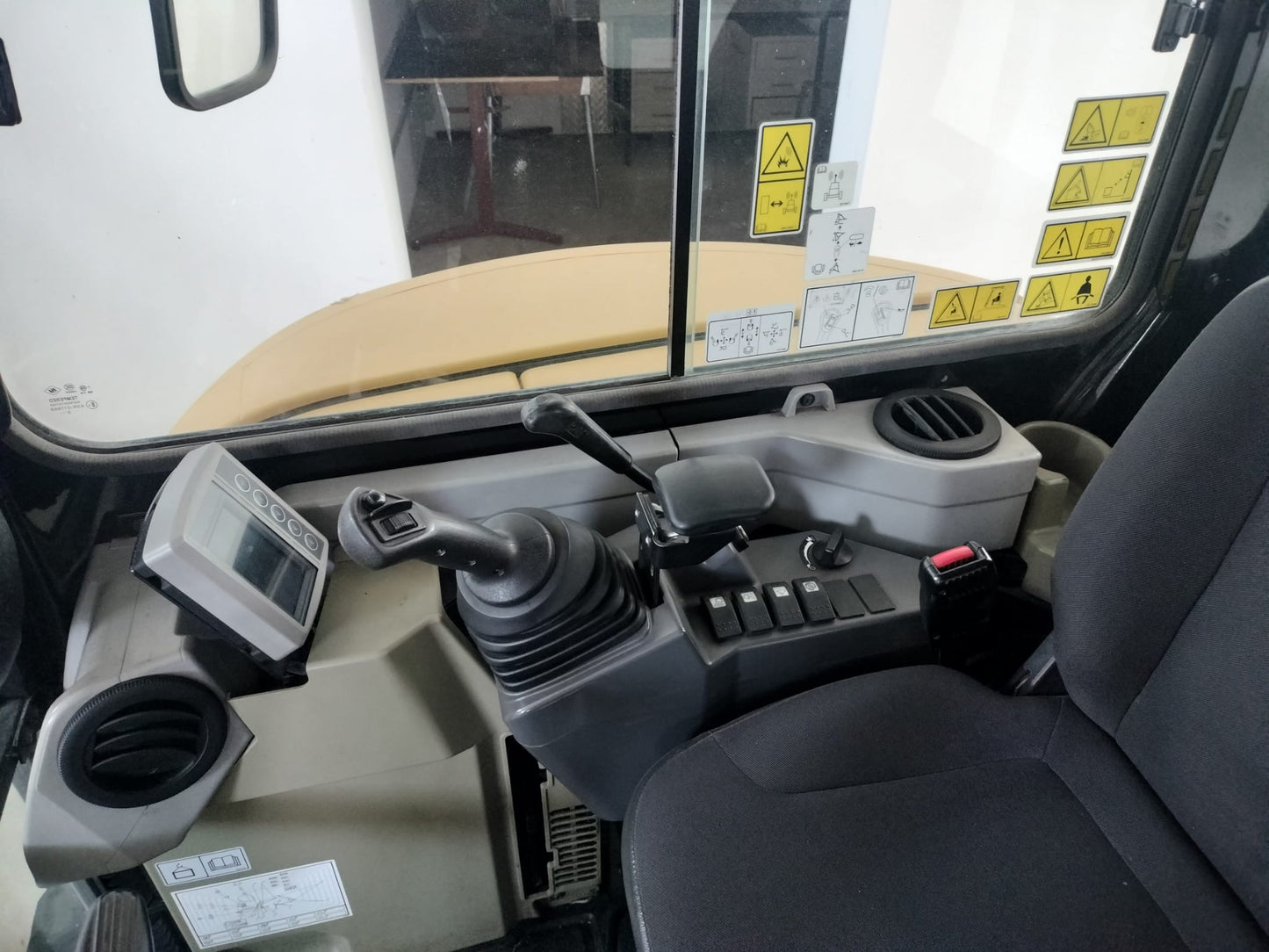 Miniescavatore Caterpillar 303.5E2
