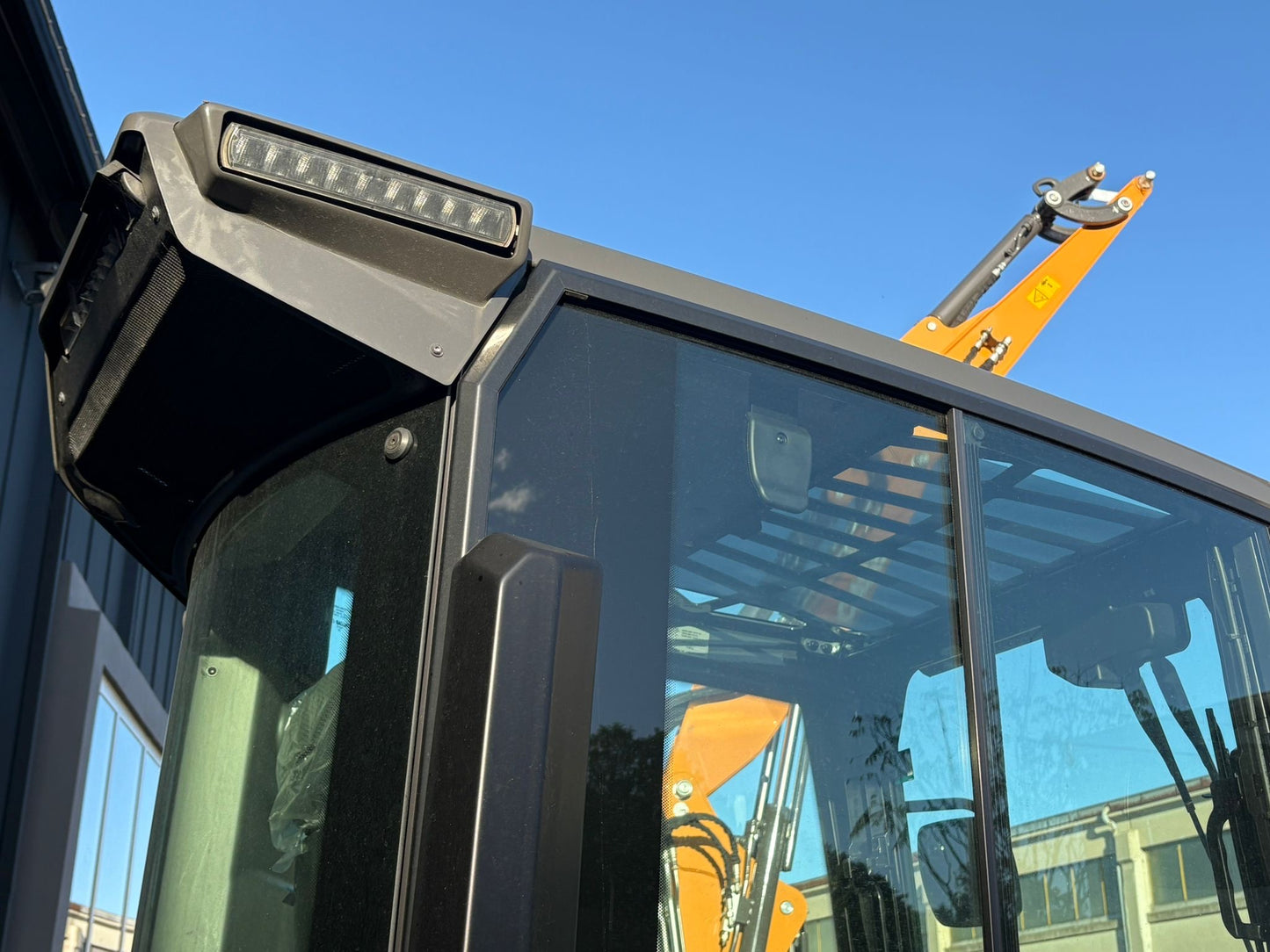 CASE CX60D (braccio monolitico)