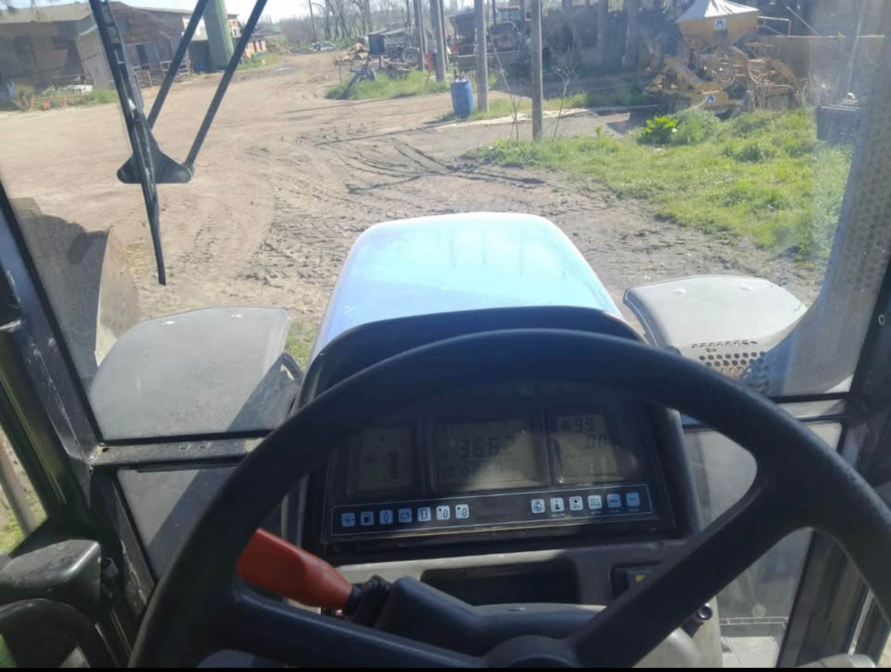 Trattore gomma New Holland TM190