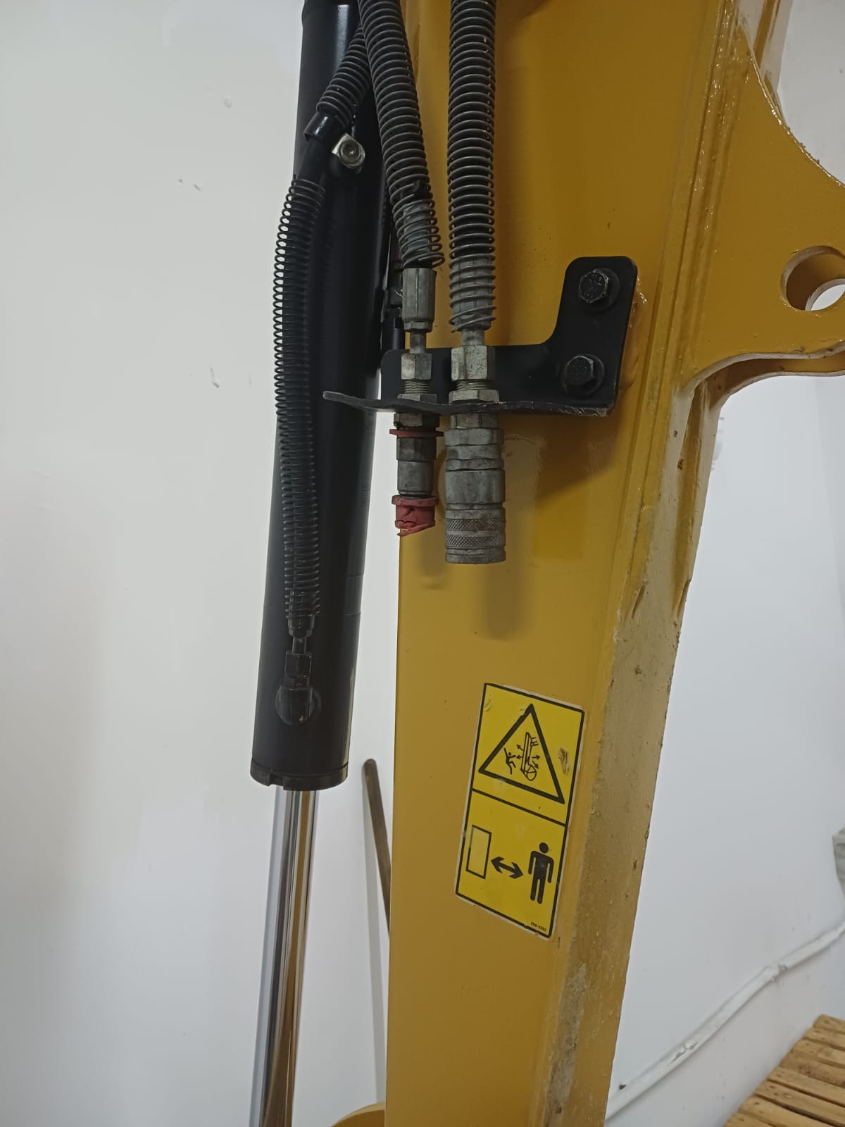 Miniescavatore Caterpillar 303.5E2