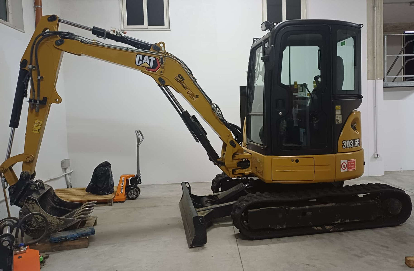 Miniescavatore Caterpillar 303.5E2