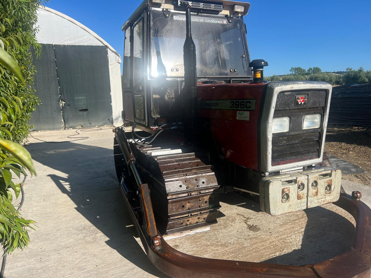 Massey Ferguson 396C (equivalente Landini Trekker 85 )