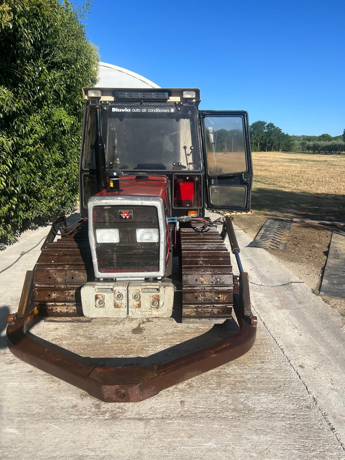 Massey Ferguson 396C (equivalente Landini Trekker 85 )