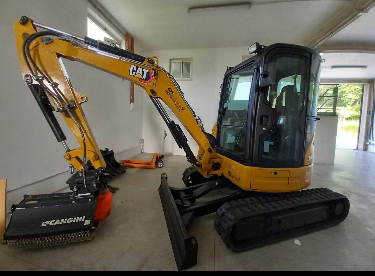 Miniescavatore Caterpillar 303.5E2