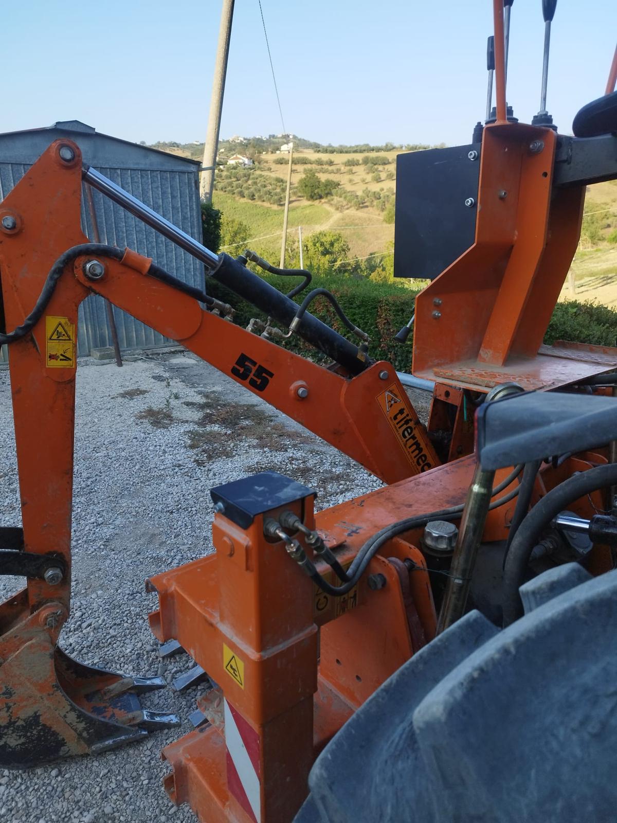 Retro escavatore