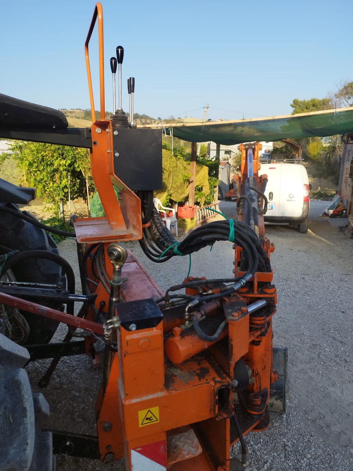 Retro escavatore