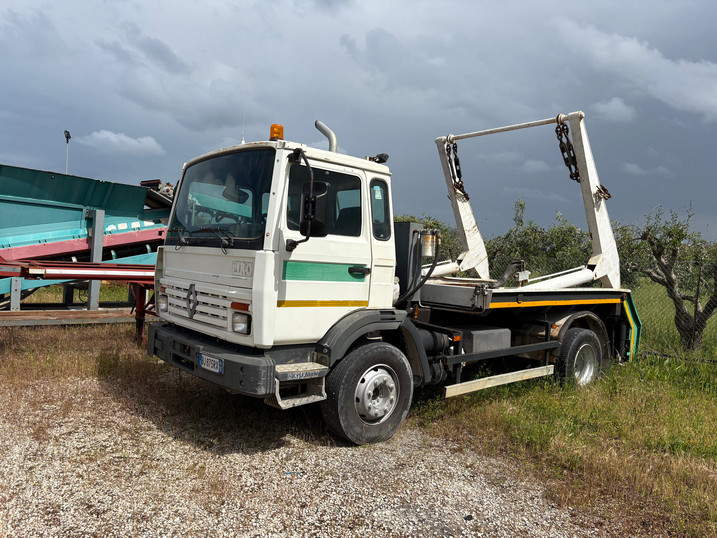 Camion Renault scarrabile